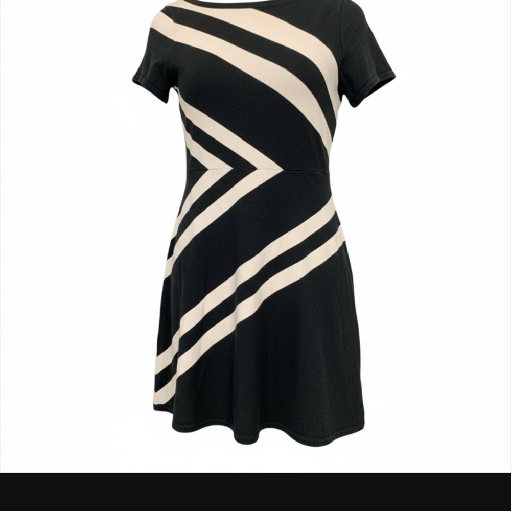 Alice + Olivia Black and Cream Geometric Mini Dress size L